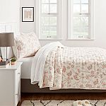 Room Essentials Satin Quilt, Twin Extra Long $15